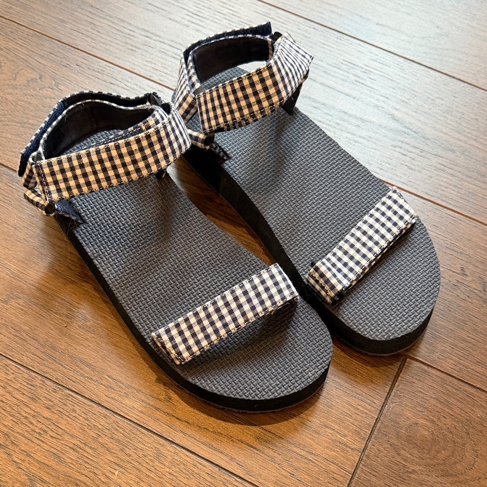J. Crew Sporty Strap Blue and White Gingham Sandals with Velcro Size 7 C7-032